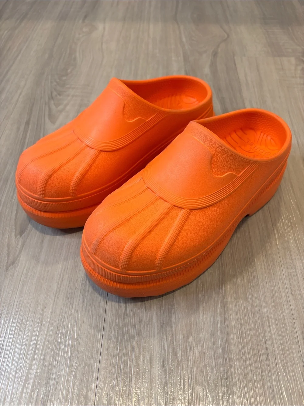 Sorel vibrant orange